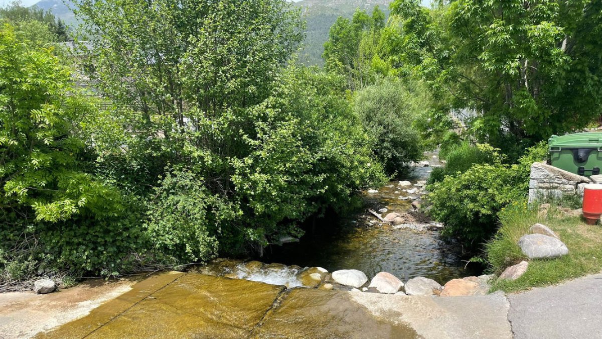 El torrente del Ingla, en el pueblo de Riu de Santa Maria.
