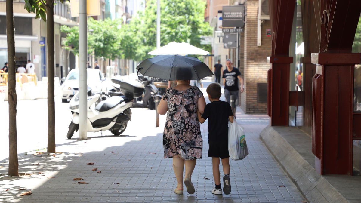 Segueix la canícula primaveral- Els termòmetres van tornar a superar ahir els 35 ºC a bona part del pla de Lleida i van passar de 37 ºC a Lleida, Seròs, Alcarràs i Torres de Segre. - MAGDALENA ALTISENT