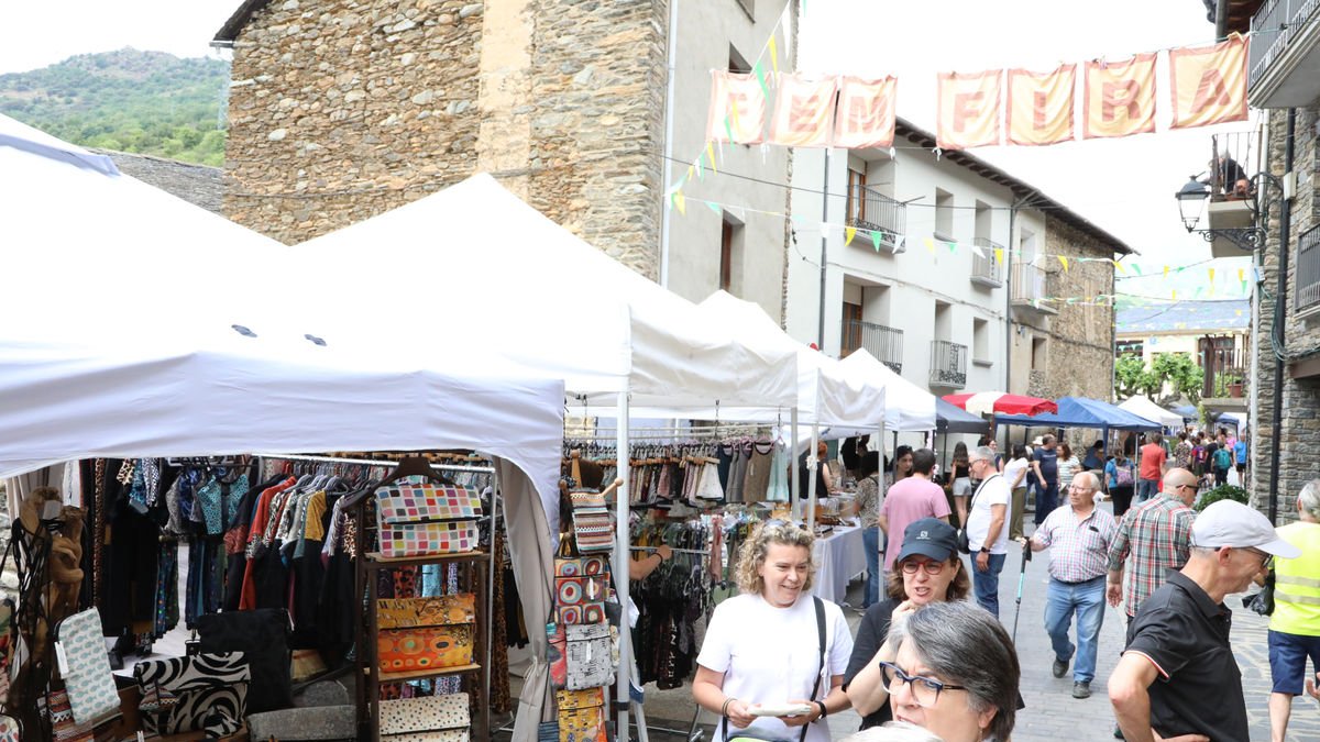Els carrers de la localitat del Sobirà es van omplir de visitants. - EDGAR ALDANA