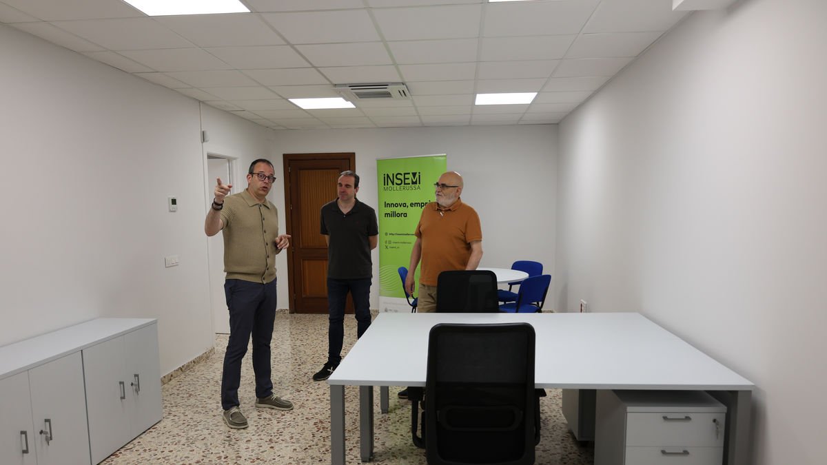 Marc Solsona, Ramon Xinxó i Josep Maria Garrofé, durant la visita a l’Insemi. - J.GÓMEZ