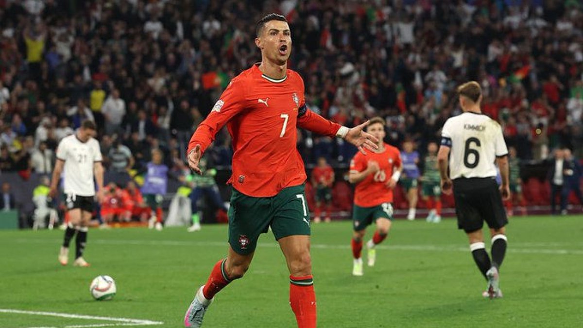Cristiano Ronaldo celebra el gol que clasificó a Portugal. - UEFA