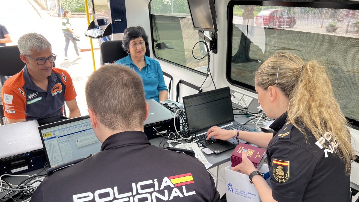 La Policia Nacional estrena a Lleida el Vehicle Integral de Documentació