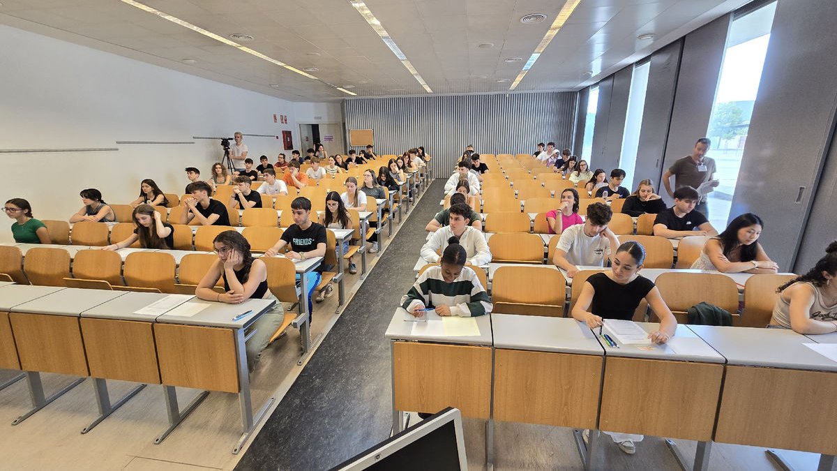 Alumnes durant la selectivitat l’any passat. - SEGRE