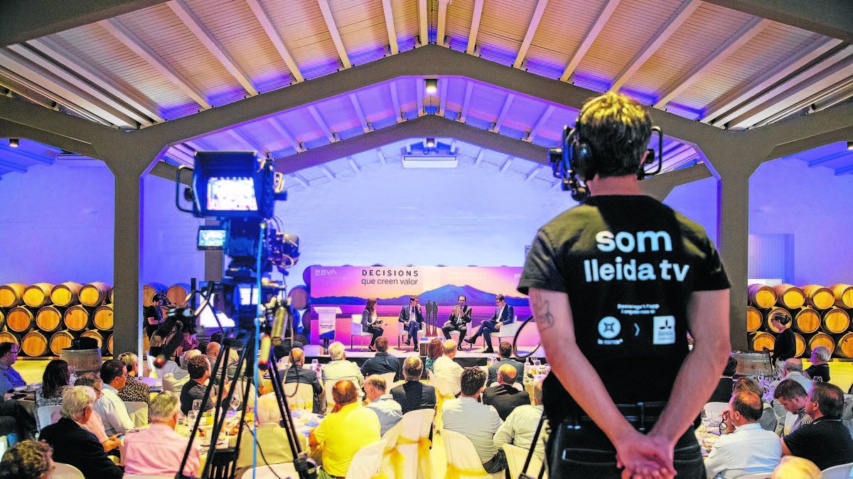 Imagen de la jornada, celebrada en las bodegas de Raimat. - GERARD HOYAS