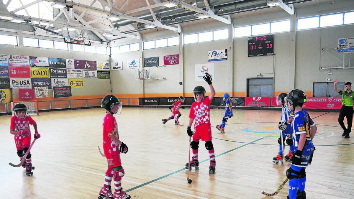 Arranca el Català benjamí a la Seu- Sota l’organització del Cadí, va començar amb sort dispar per als lleidatans. Llista i Alpicat van guanyar un duel i en van perdre un i el Tàrrega va perdre els dos.
