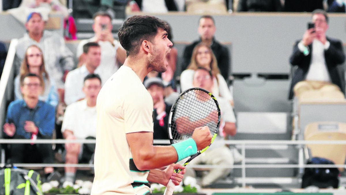 Alcaraz celebra un punt en el seu triomf davant de Musetti. - EFE