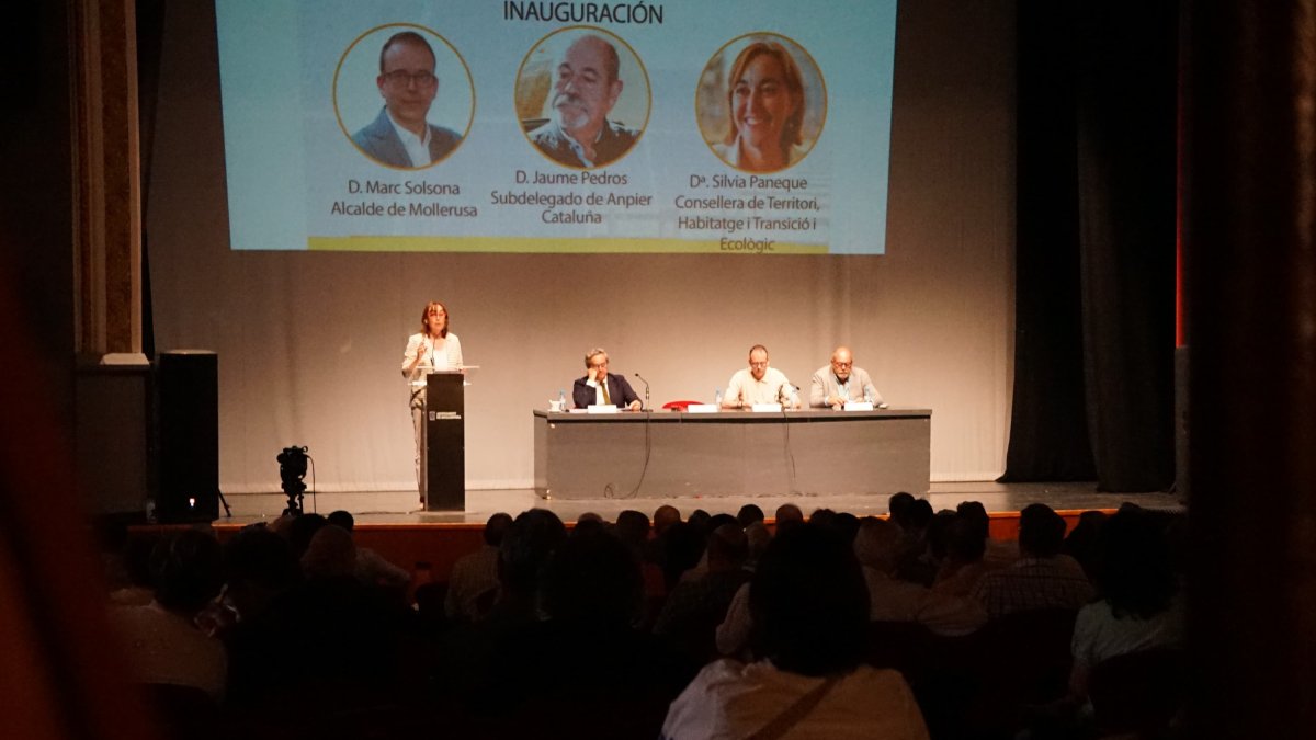 La consellera, en las jornadas en Mollerussa.