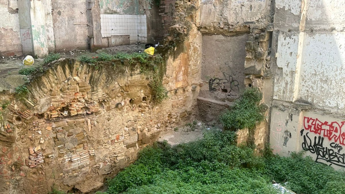 L’estat actual del carrer General, darrere de l’Eix Comercial. - PP