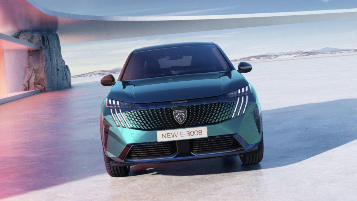 La versió Electric 325 Dual Motor compta amb un motor elèctric addicional que combina el rendiment per proporcionar 325 CV,