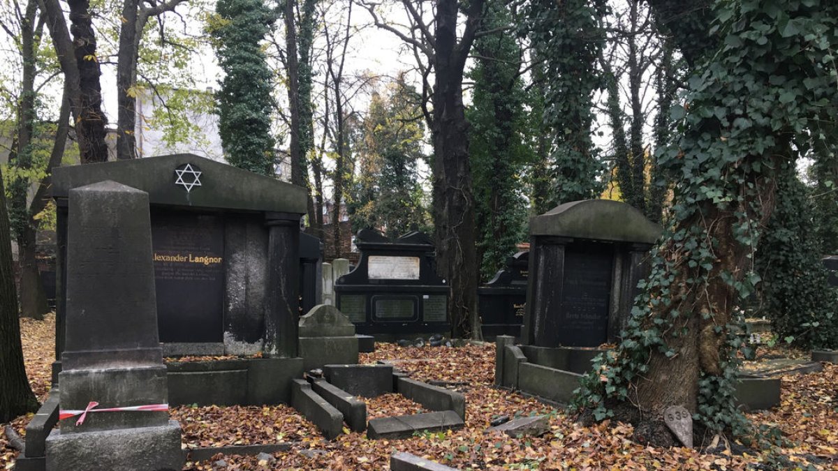 Cementiri jueu de Katowice, en una de les propostes de l’artista. - ALBERT BAYONA