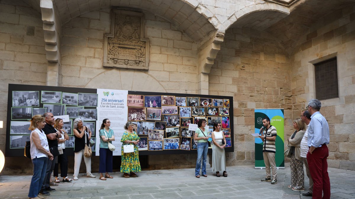 El patio del Institut d’Estudis Ilerdencs acogerá la muestra hasta el 29 de junio. - AMADO FORROLLA