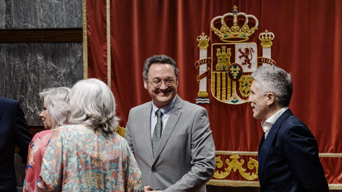 El fiscal general de l’Estat, Álvaro García Ortiz, i el ministre de l’Interior, Fernando Grande-Marlaska. - CARLOS LUJÁN / EUROPA PRESS