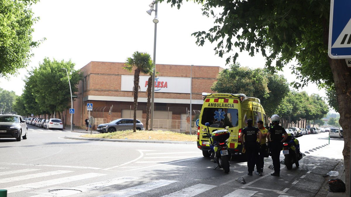 Urbana y SEM en el lugar del atropello. - MAGDALENA ALTISENT