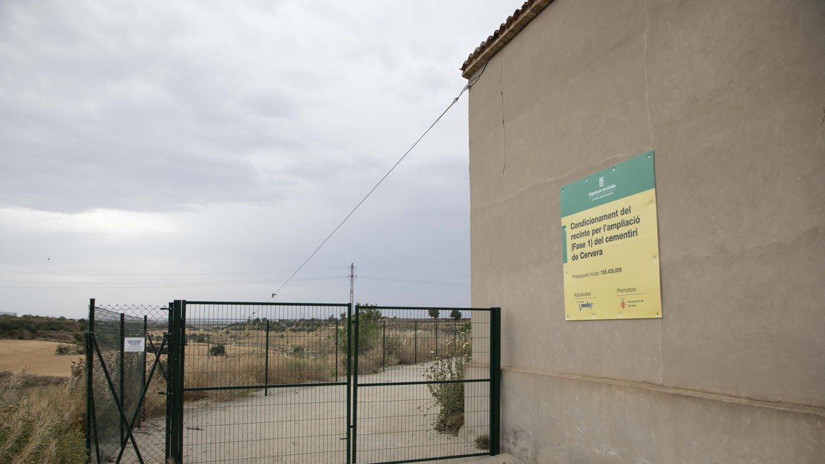 El año pasado se acondicionó el terreno posterior para ampliar el cementerio en un futuro. - C.MARSIÑACH