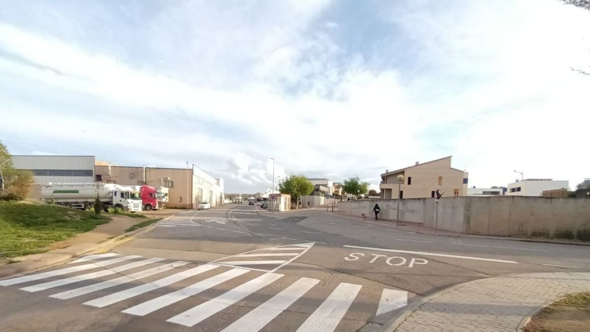 Un cruce en el que se ha repintado el paso de peatones. - AJUNTAMENT D’AGRAMUNT