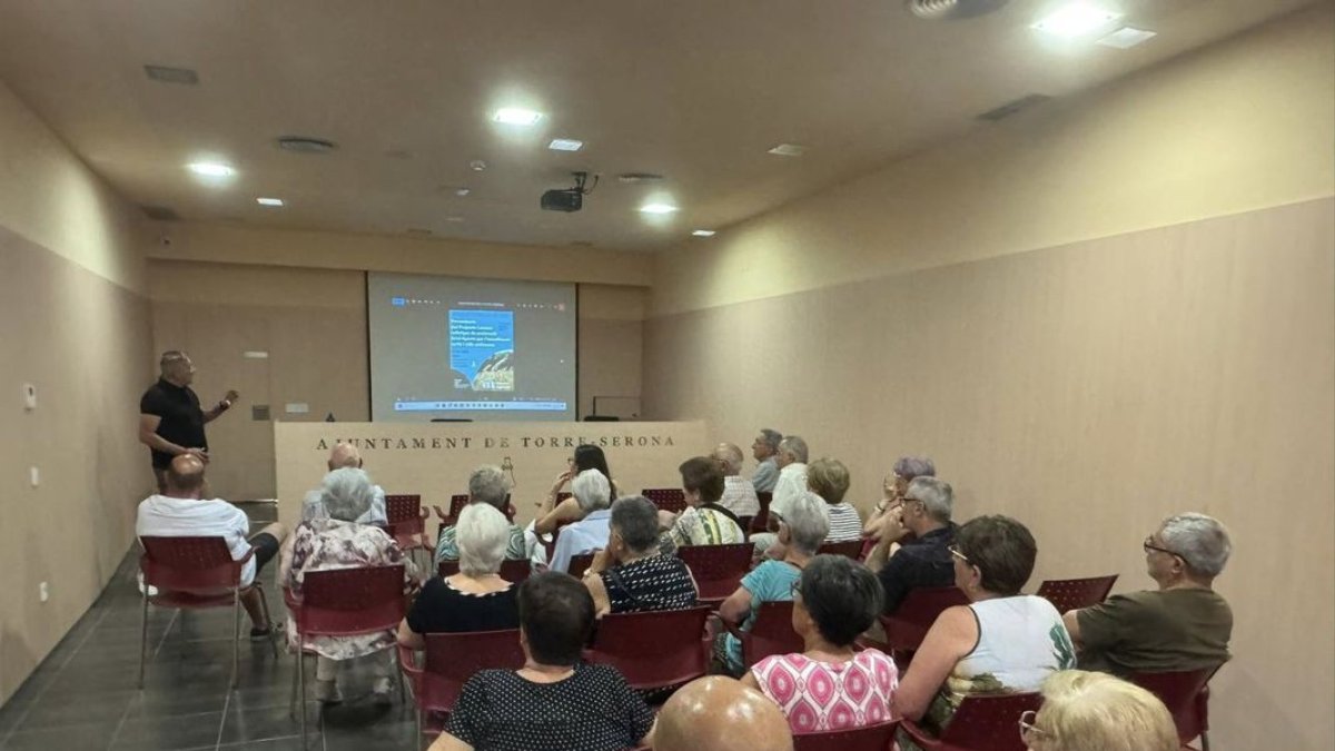 Presentación del programa en el ayuntamiento. - AJUNTAMENT DE TORRE-SERONA