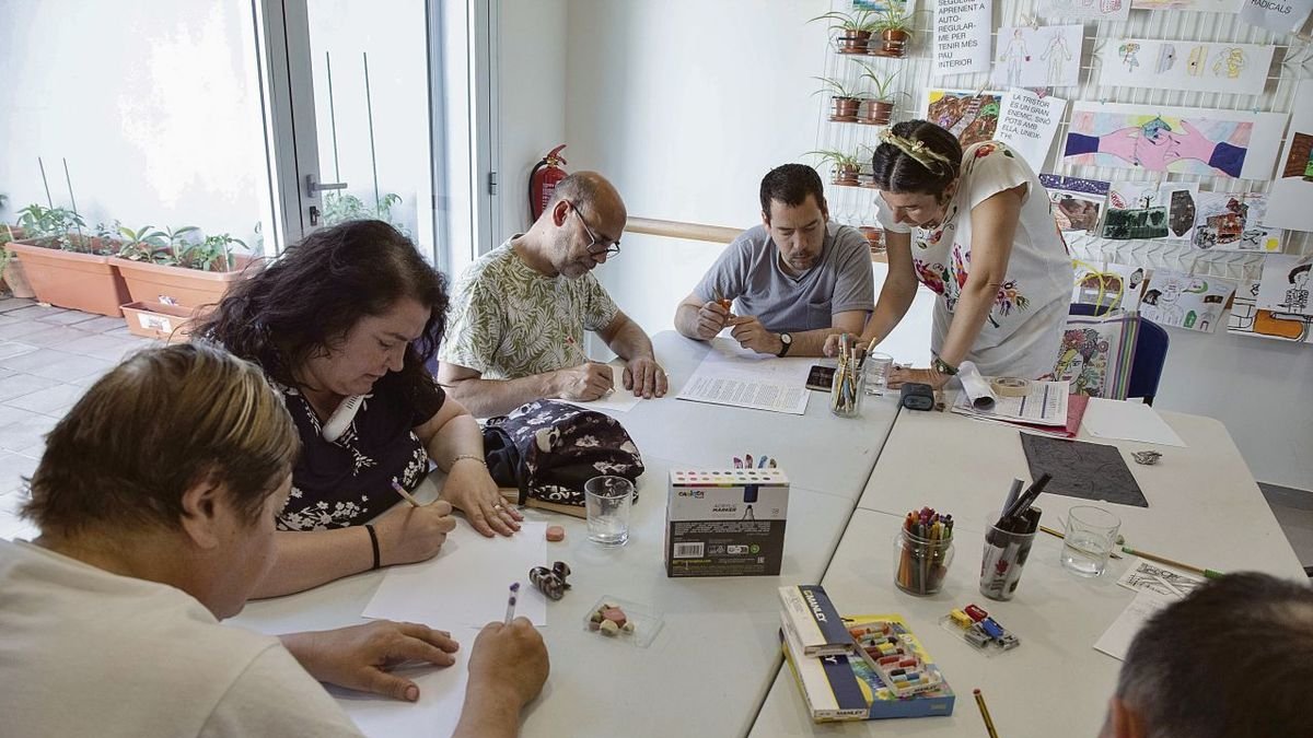 A través del arte pueden expresar sentimientos o sensaciones de forma liberadora. - C.MARSIÑACH