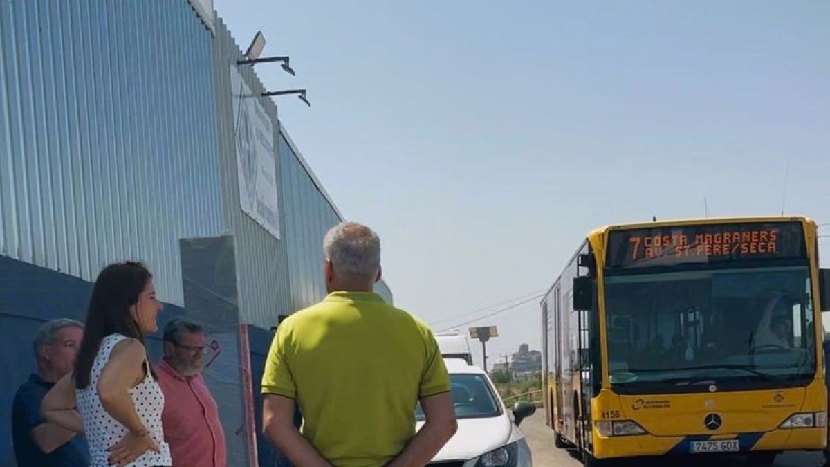 La concejala de Movilidad, Cristina Morón, visitó ayer el Recasens. - AJUNTAMENT DE LLEIDA