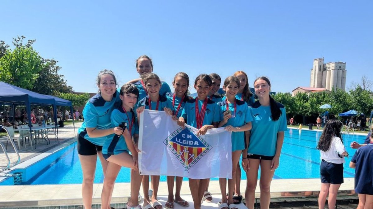 El equipo del CN Lleida que se impuso en la categoría benjamín nivel III.