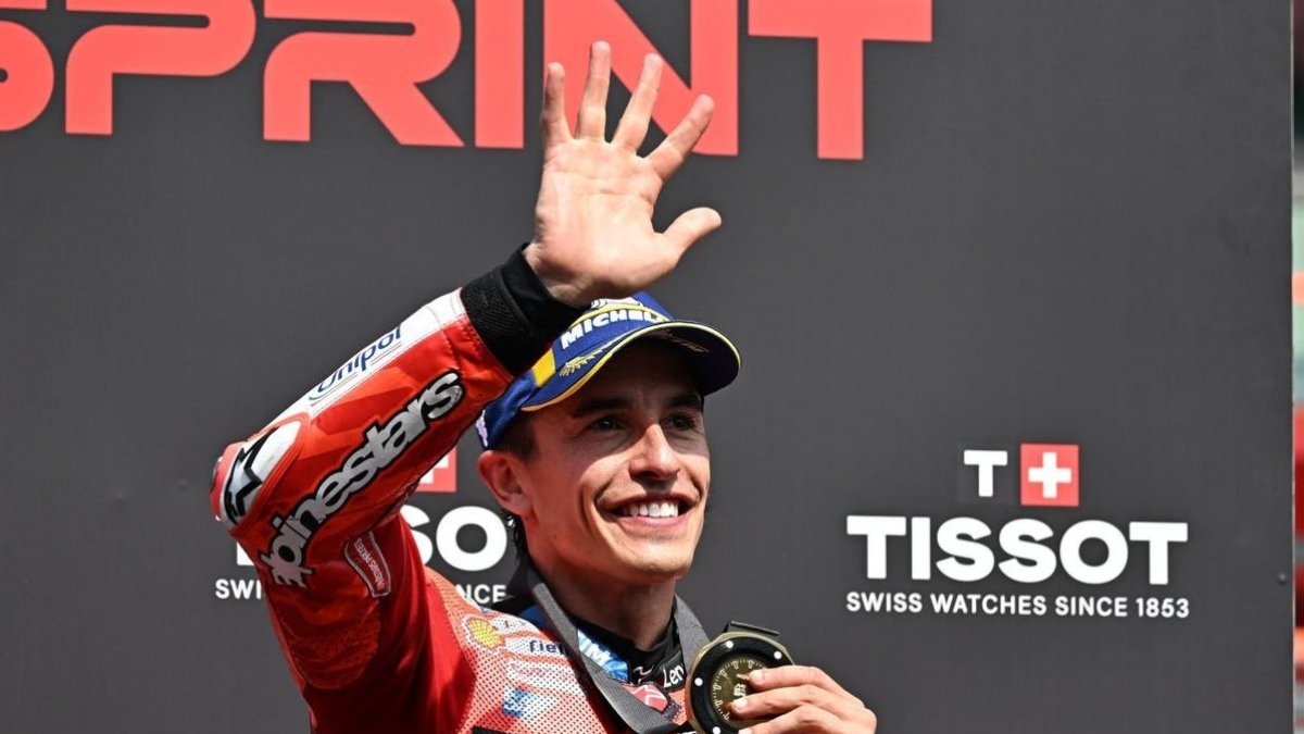 Àlex Márquez celebra su segunda posición en la carrera sprint. - EFE