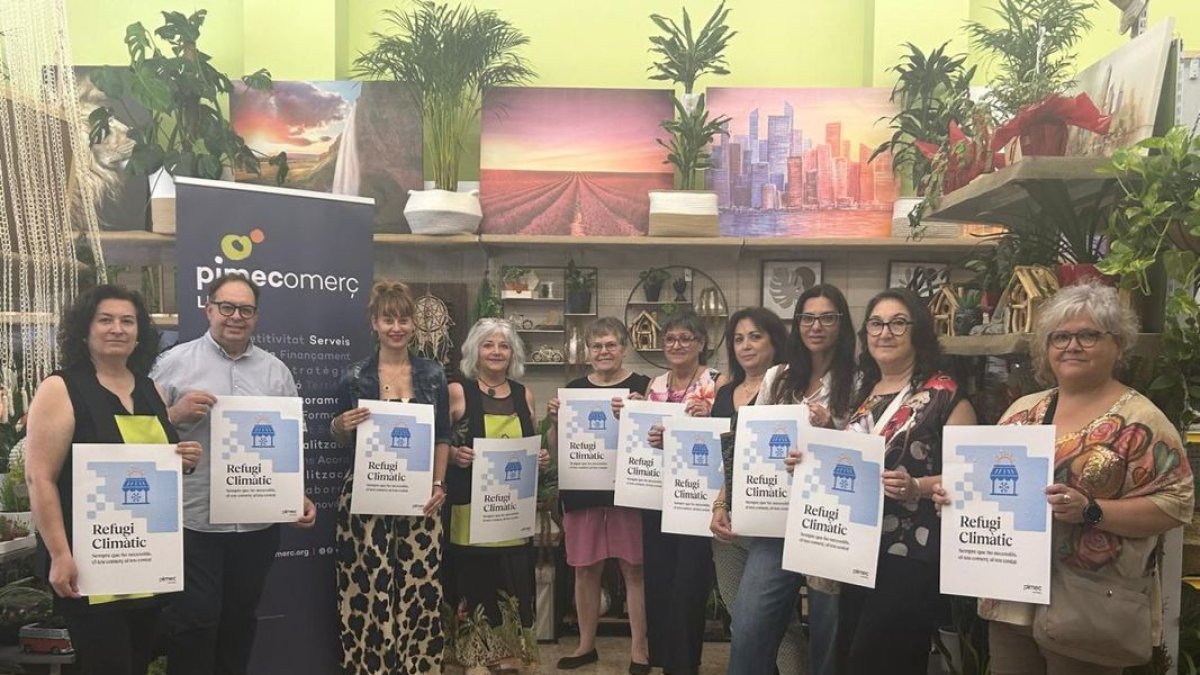 Presentació ahir a Cappont de la tercera edició de la campanya ‘Refugis climàtics: el teu comerç al teu costat’. - AZU M.G.