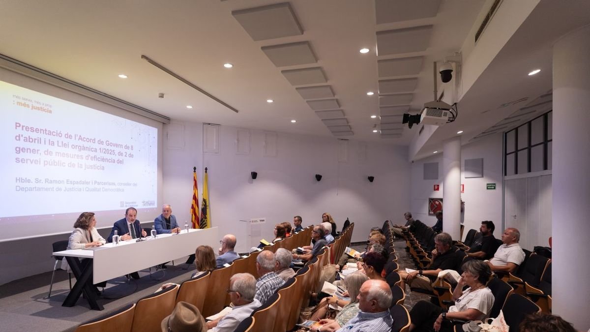 Imagen de la formación ayer en Tremp. - JUSTICIA