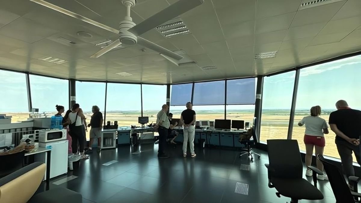L’interior de la torre de control de l’aeroport d’Alguaire. - AJUNTAMENT DE TÀRREGA