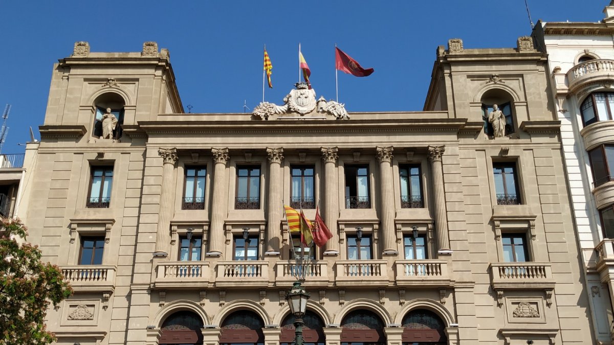 La façana de la Paeria de Lleida.