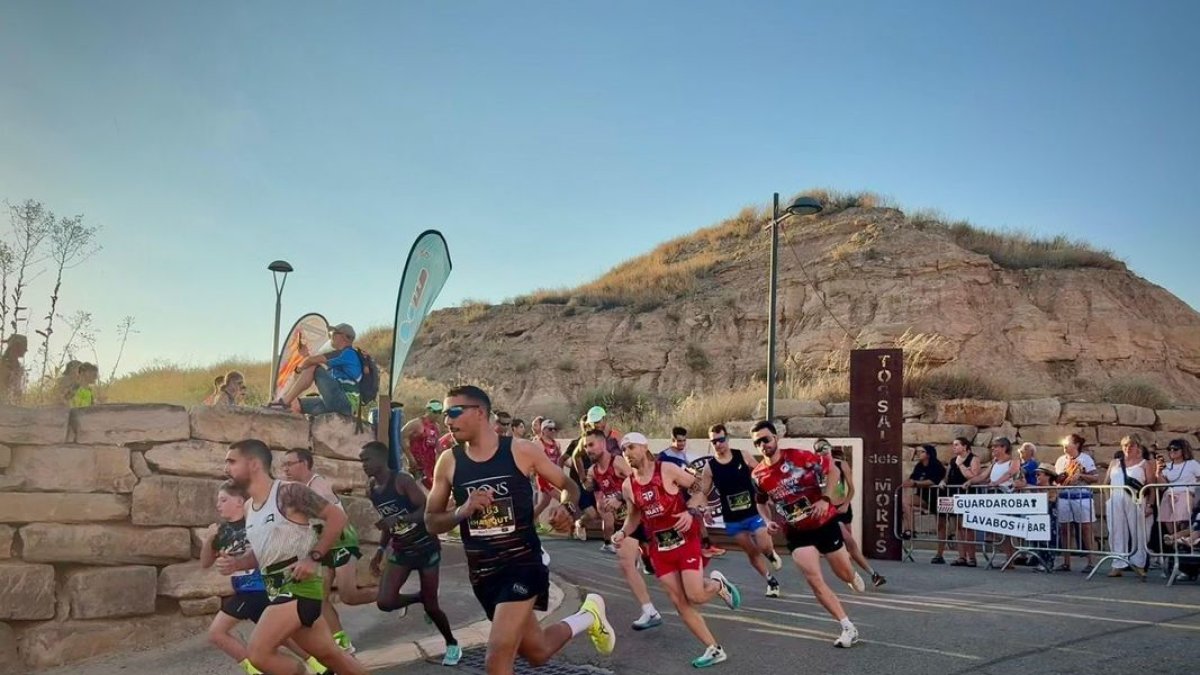 L’arrancada de la cursa des del Tossal dels Morts. - JMPR