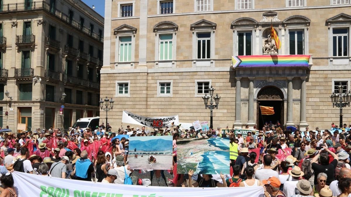 Un moment de la manifestació a Barcelona. - ACN