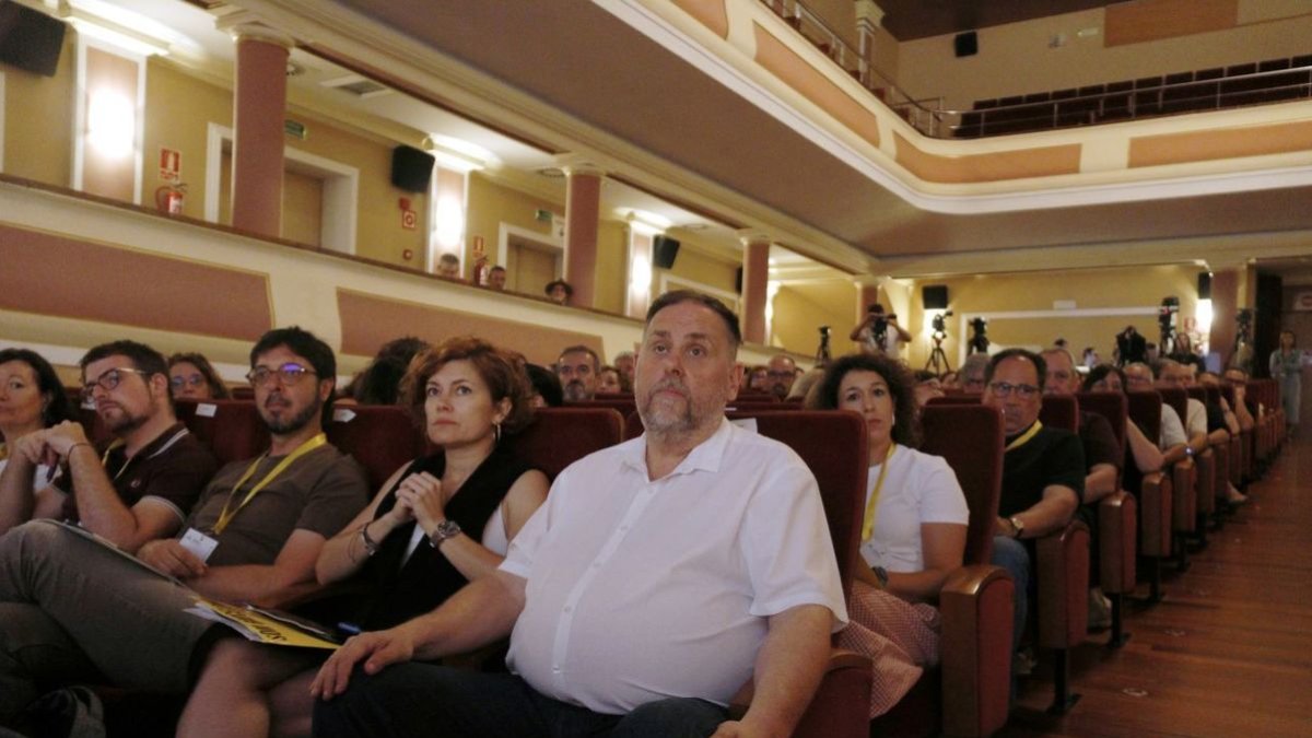 Junqueras i Elisenda Alamany durant el consell d’ERC celebrat a Bellpuig. - ACN