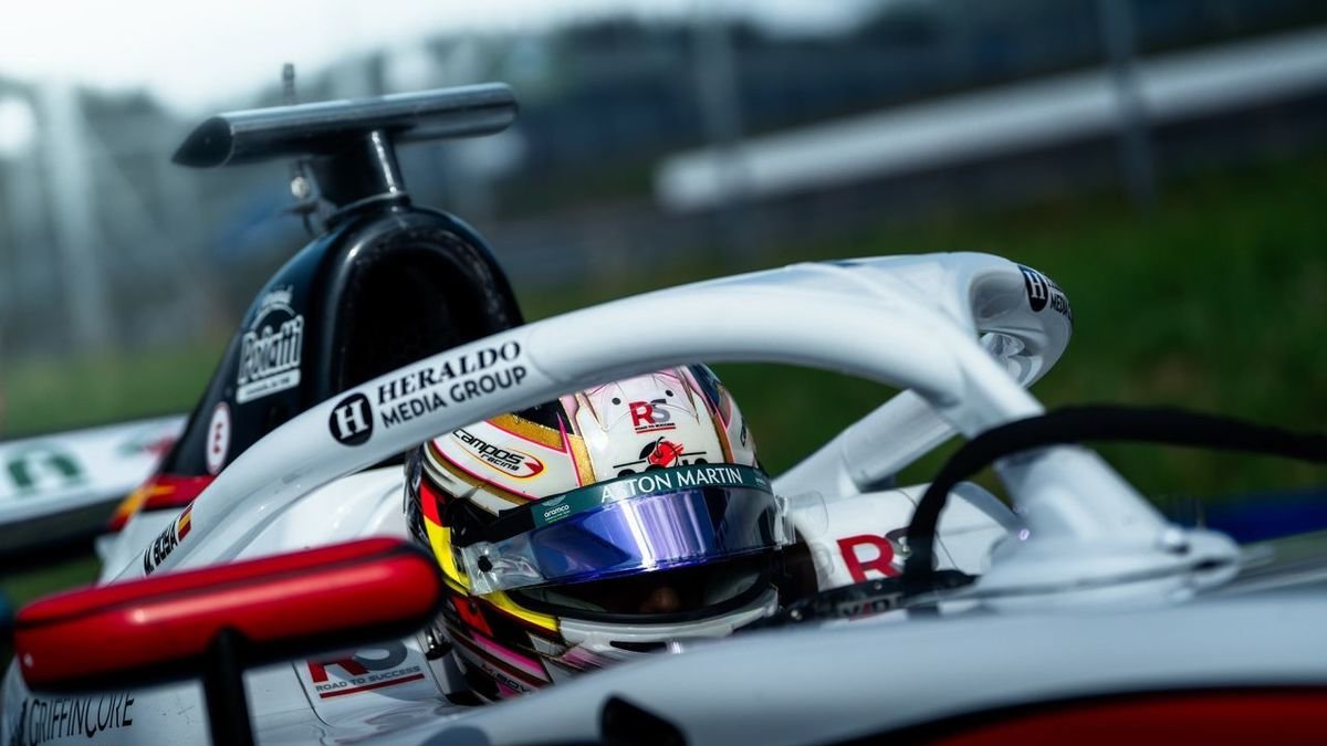 Boya, al seu monoplaça, amb la insígnia d’Aston Martin a la visera.