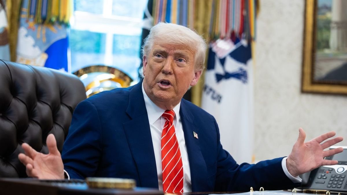 El presidente de EEUU, Donald Trump, en su despacho en la Casa Blanca en Washington. - EUROPA PRESS