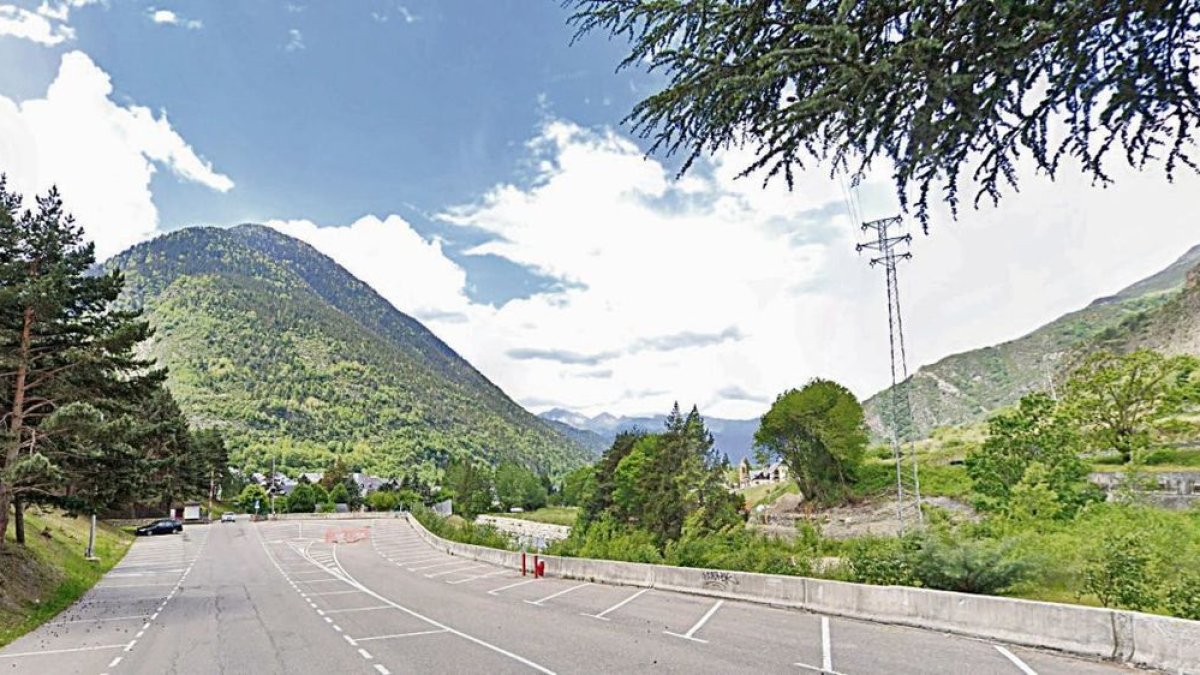 Es terrens d’Arties a on se plaçarà eth nau centre deth Parc Nacionau. - GOOGLE MAPS