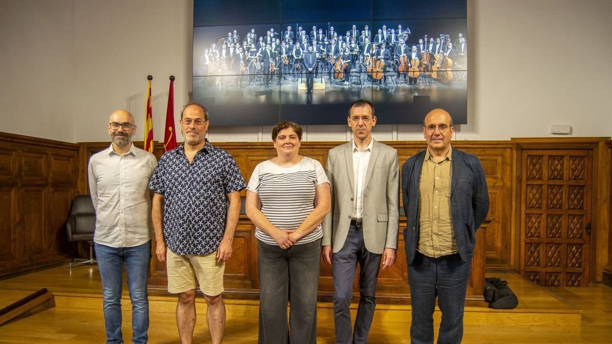 Josep Lluís Boix, Alfons Pérez, Estefania Rufach, Xavier Pagès-Corella i Màrius Bernadó, ahir a l’IEI. - MAGDALENA ALTISENT