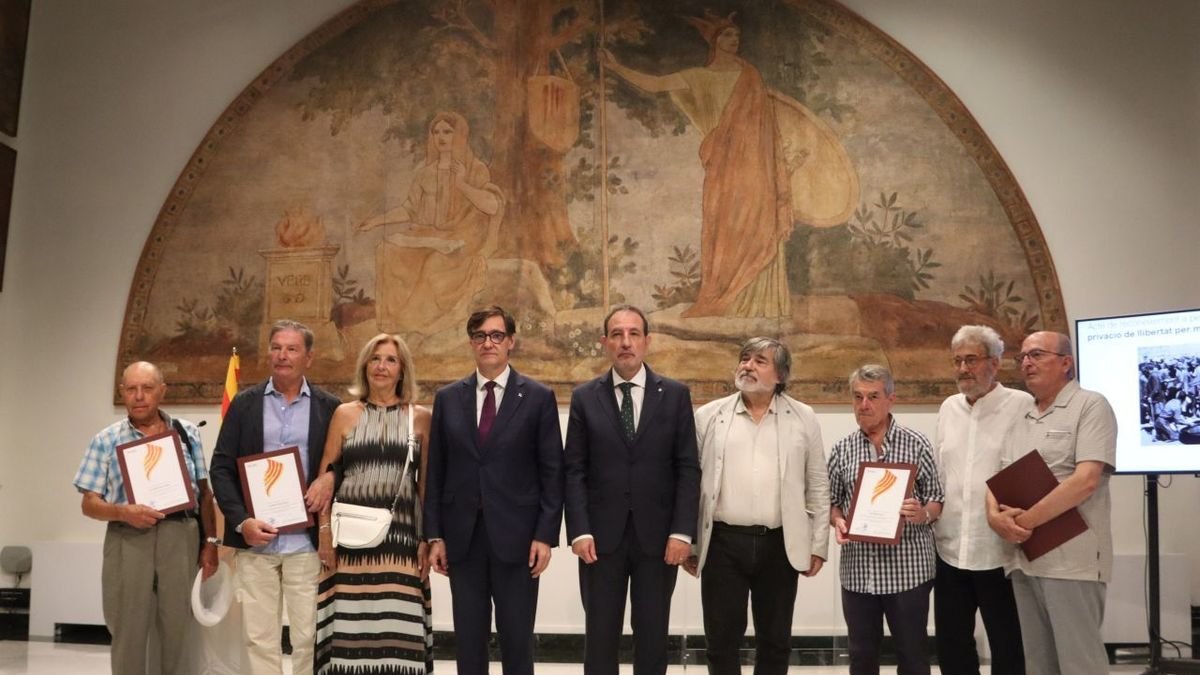 El Govern va homenatjar ahir quatre presos del franquisme. - ACN