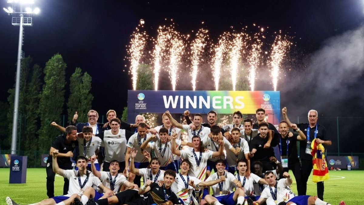 La selección de Aragón, con Pol Cervera, en la línea de abajo tercero por la derecha.