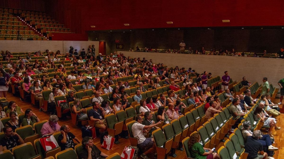 La bienvenida del Congrés Català d’Educació Matemàtica tuvo lugar en el auditorio Enric Granados. - ÀLEX SAMPER