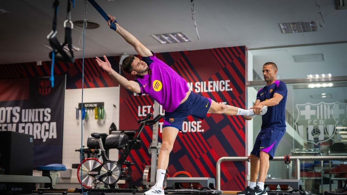 Joan Garcia ha escurçat les vacances i ahir ja es va exercitar al gimnàs de la Ciutat Esportiva. - FCB
