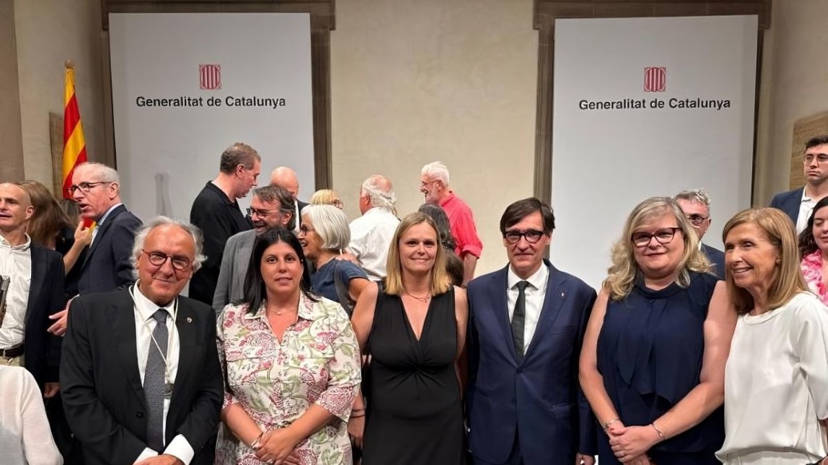 Josep Maria Teixidó (esquerra) va ser reconegut amb una de les medalles.