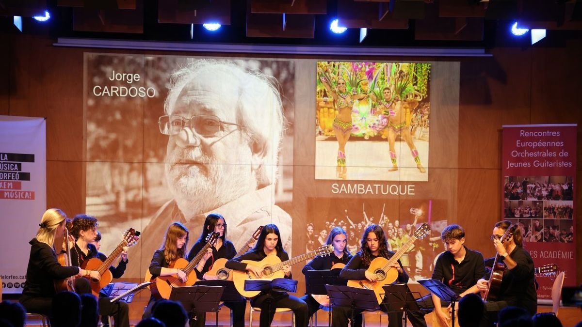 Concert d’ahir de l’Agrupació de Guitarres de l’Orfeó Lleidatà i Guitarles Académie d’Arles. - AMADO FORROLLA