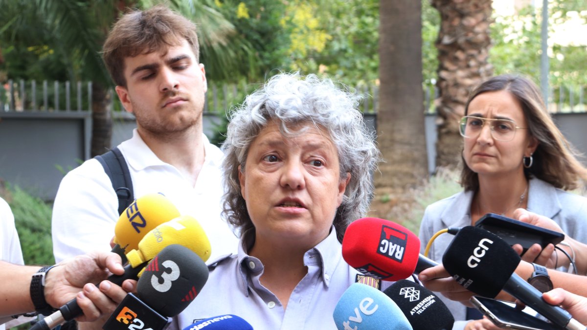 La subdirectora de Protección Civil, Imma Solé, en una atención a los periodistas en el Departamento de Interior.