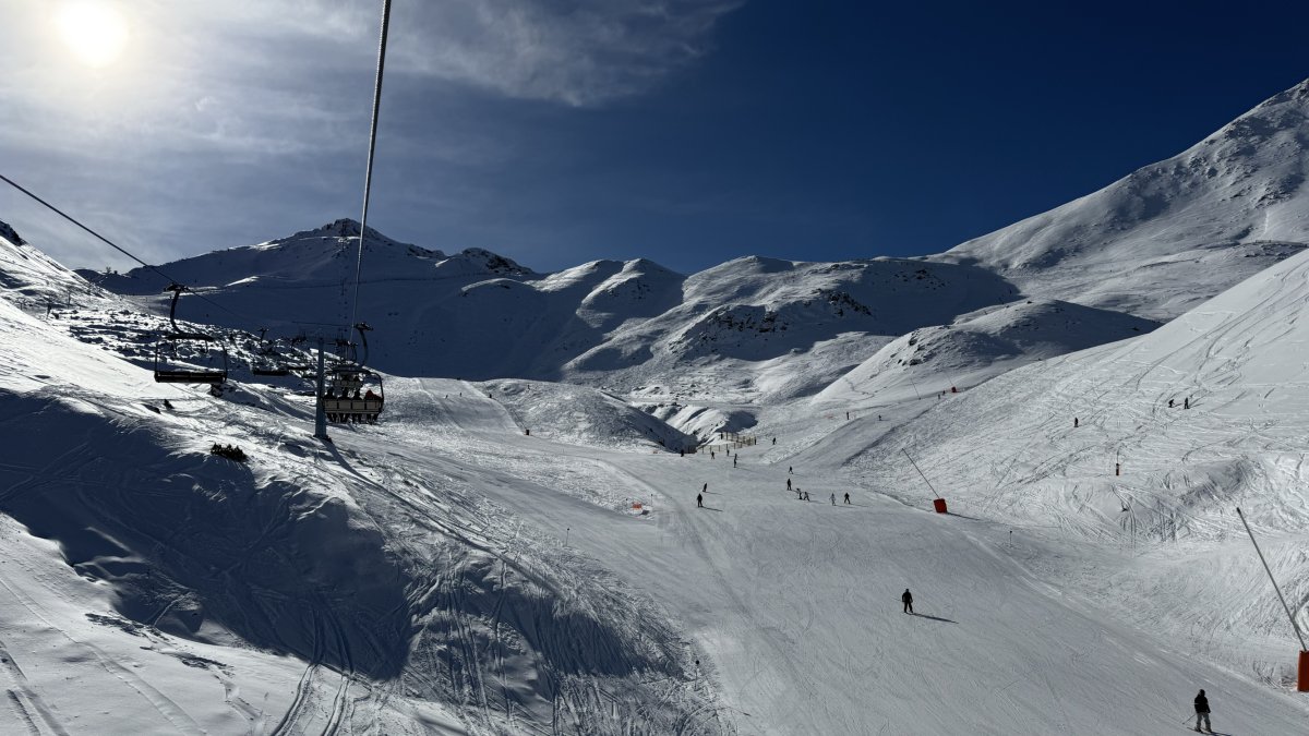 Esquiadores en las pistas de Boí Taüll.