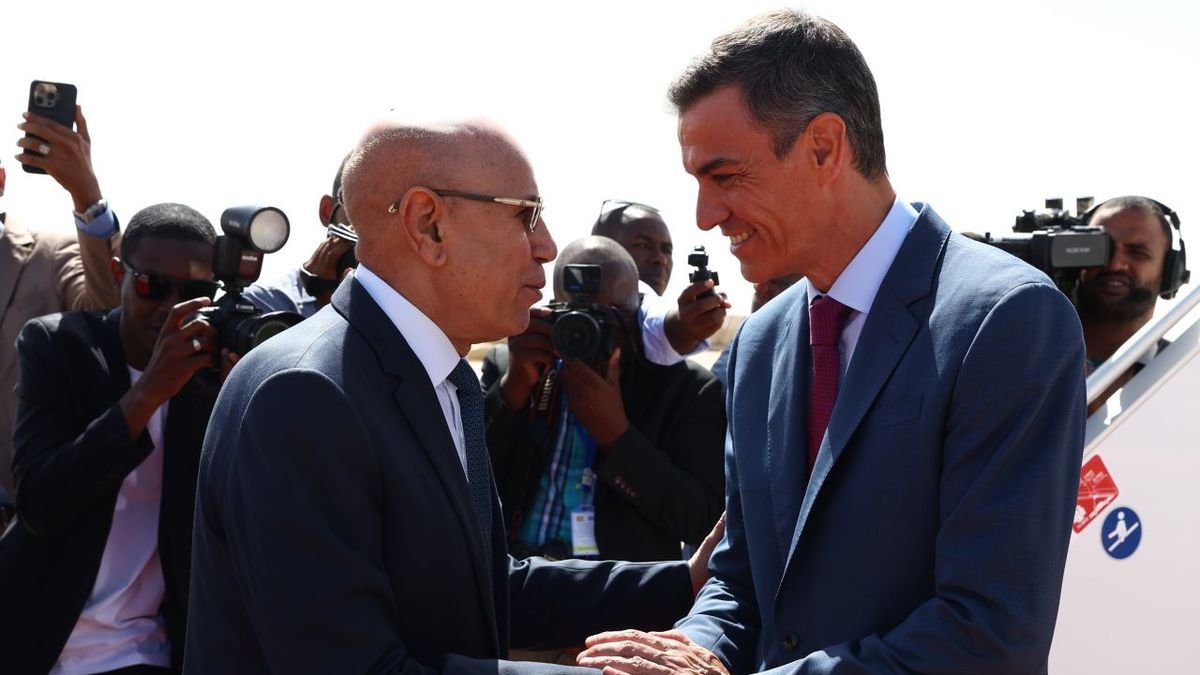 El president de Mauritània rep Sánchez al país. - EFE