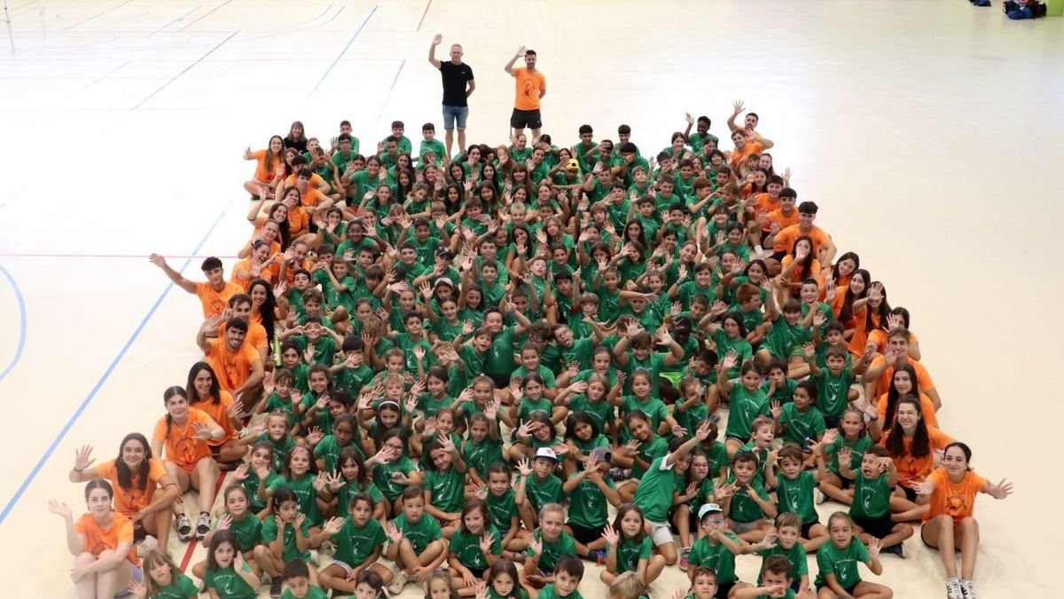 Imagen de los jóvenes participantes en este turno de las ‘estades’. - AJUNTAMENT ALPICAT