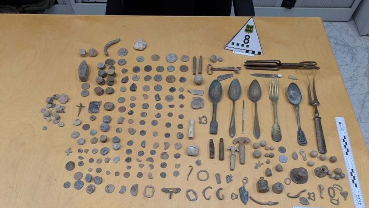 Imagen de parte de los objetos decomisados. - AGENTS RURALS