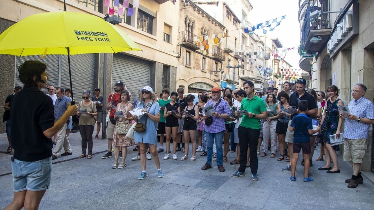 La verbena de FiraTàrrega reunió a unas 120 personas. - LAIA PEDRÓS