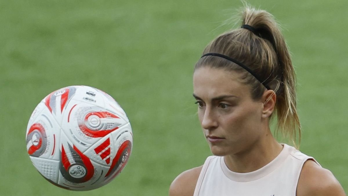 Alexia Putellas, durante la sesión preparatoria de ayer en Zurich. - EFE