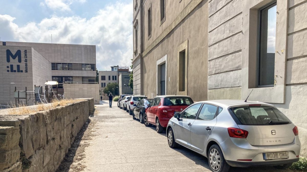 El callejón de la polémica.