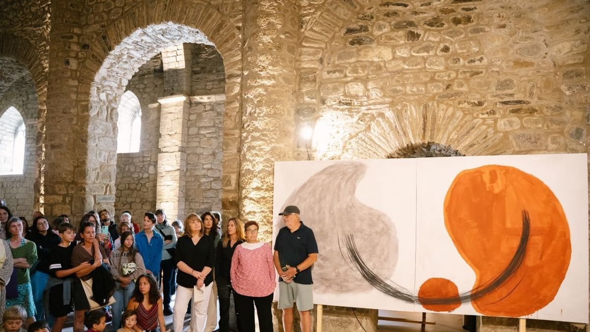 La inauguració de l’exposició ‘Summum’ a Sant Joan d’Isil va obrir ahir el Dansàneu 2025. - RUT SOLÉ